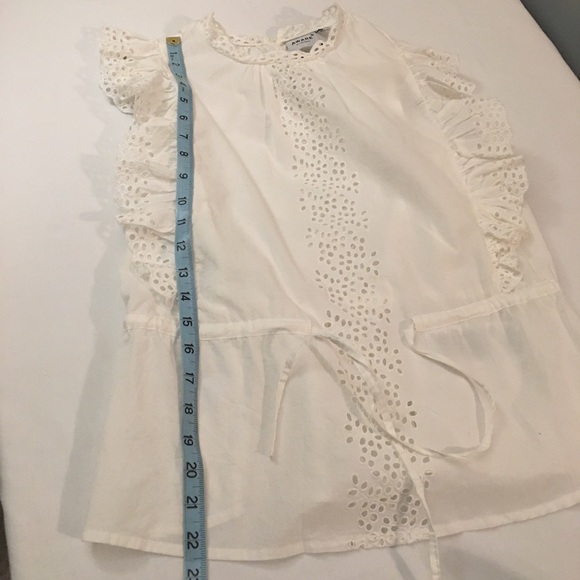 Aware White Eyelet Flutter Sleeve Top - Picture 8 of 9
